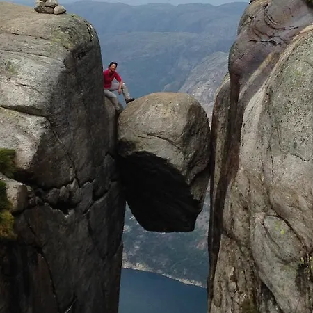 Hébergement de vacances Hellvikhyttene *