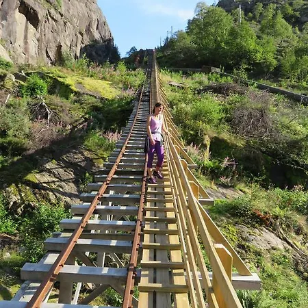 Hellvikhyttene Hébergement de vacances *